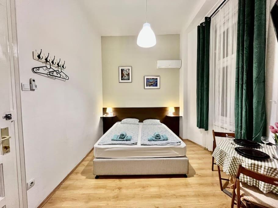 2# Sunflower Cozy Apartment Budapest Exteriör bild