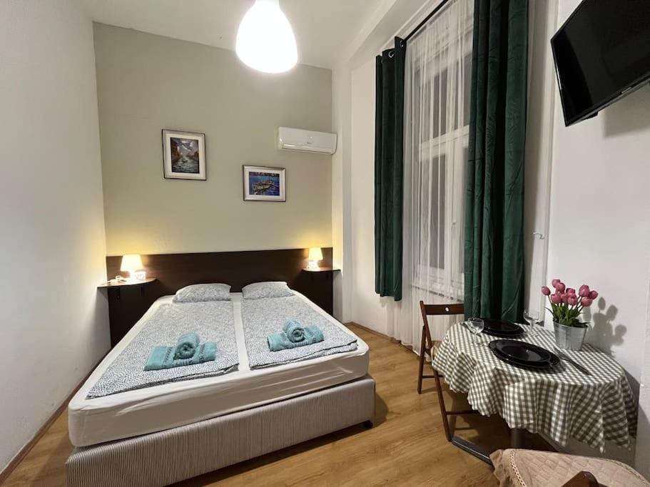 2# Sunflower Cozy Apartment Budapest Exteriör bild