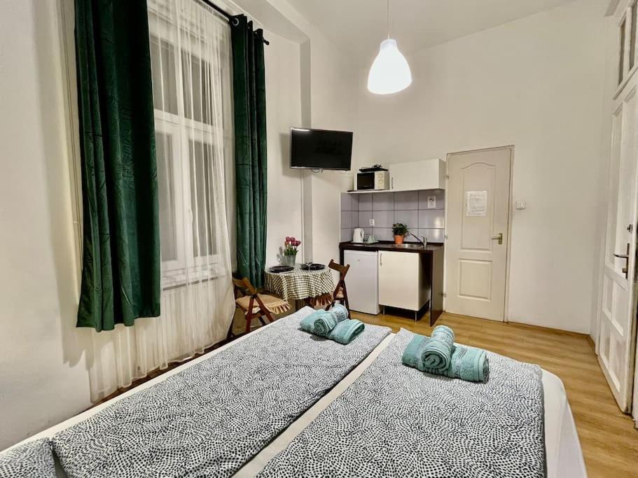 2# Sunflower Cozy Apartment Budapest Exteriör bild